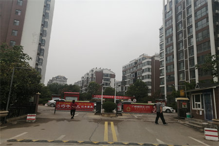 平湖花苑3室2厅1卫65万93m2中档装修出售